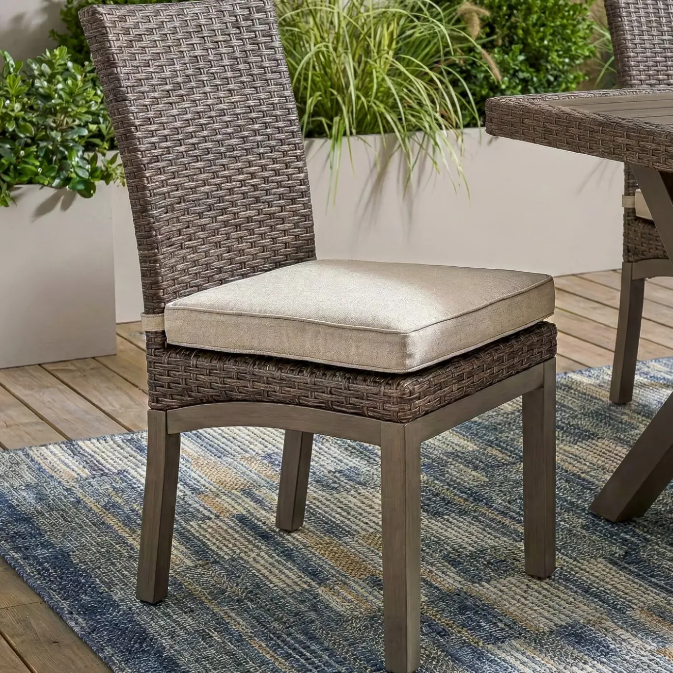 Puerto Nuevo Outdoor Dining Set