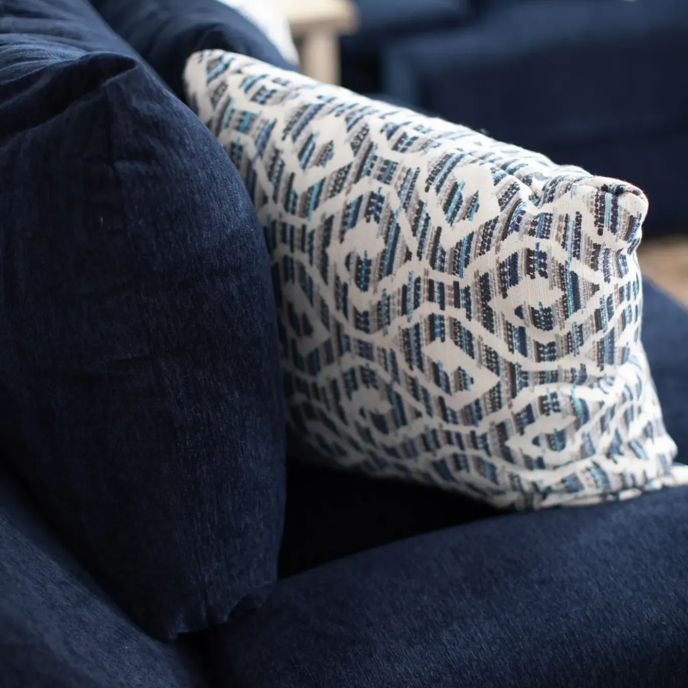 Turner Loveseat
